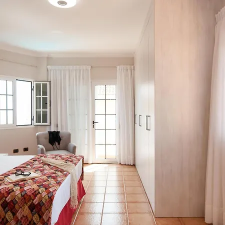 Comoda Sonnenland Spacious Luxury Private Heated Pool Stunning Terrace Views Perfect Family Getaway Βίλα