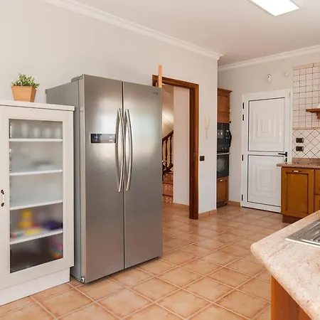 Βίλα Comoda Sonnenland Spacious Luxury Private Heated Pool Stunning Terrace Views Perfect Family Getaway
