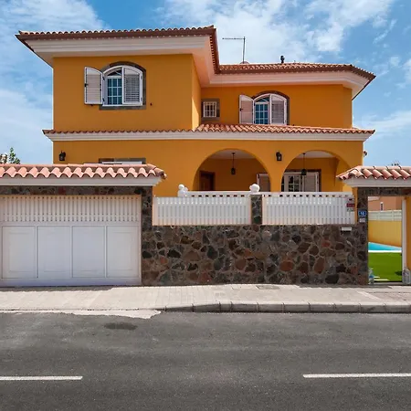 Comoda Sonnenland Spacious Luxury Private Heated Pool Stunning Terrace Views Perfect Family Getaway * Las Palmas de Gran Canaria